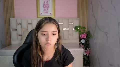 veronicaa_s online show from May 21, 8:38 pm