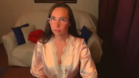 Veronica online show from October 12, 5:01 pm