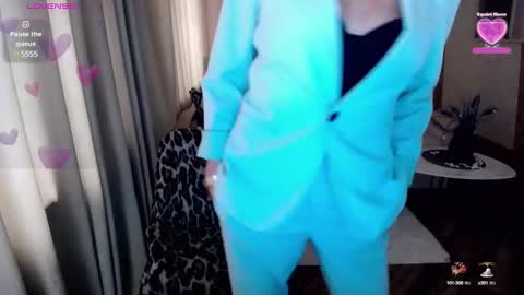 Snapshot of veronicagilbert chatting on February 2, 10:02 am Helen online show from February 2, 10:02 am