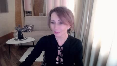 Snapshot of veronicagilbert chatting on February 17, 5:25 am Helen online show from February 17, 5:25 am