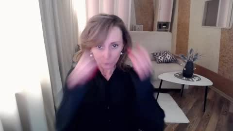 Snapshot of veronicagilbert chatting on February 28, 11:25 am Helen online show from February 28, 11:25 am