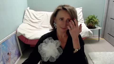 Snapshot of veronicagilbert chatting on March 10, 8:37 am Helen online show from March 10, 8:37 am