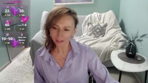 Snapshot of veronicagilbert chatting on October 13, 6:24 am Helen online show from October 13, 6:24 am