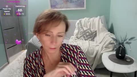 Snapshot of veronicagilbert chatting on October 14, 5:52 am Helen online show from October 14, 5:52 am