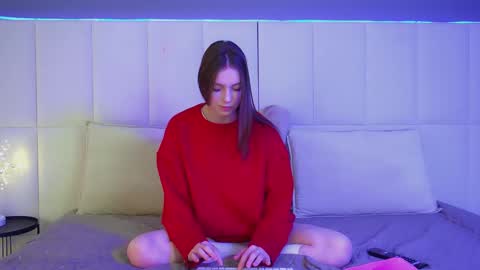 Snapshot of veronicavance chatting on November 25, 6:24 am Veronica online show from November 25, 6:24 am