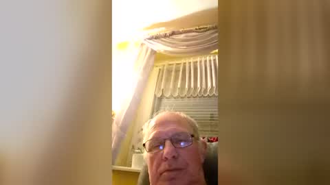 Snapshot of veronika456 chatting on June 12, 8:52 pm veronika456 online show from June 12, 8:52 pm