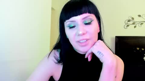 Snapshot of veronika_blak chatting on May 2, 3:00 am Miss Veronika Blak online show from May 2, 3:00 am