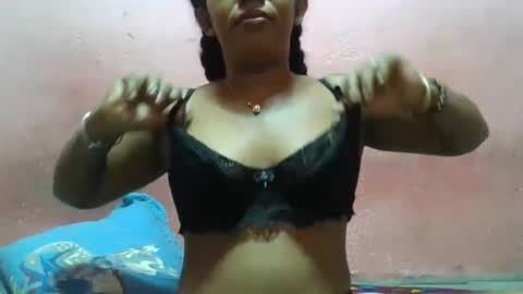 Snapshot of verronique1511 chatting on January 30, 7:48 pm verronique1511 online show from January 30, 7:48 pm