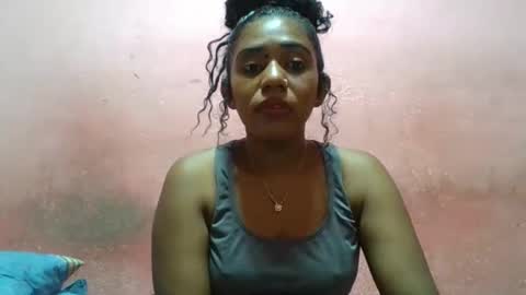 Snapshot of verronique1511 chatting on February 2, 4:00 pm verronique1511 online show from February 2, 4:00 pm