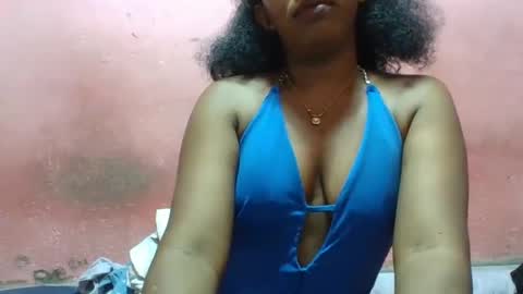 Snapshot of verronique1511 chatting on February 5, 5:53 pm verronique1511 online show from February 5, 5:53 pm