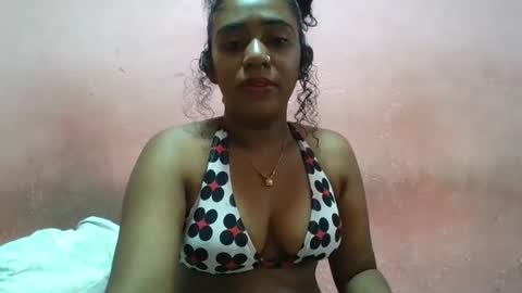 Snapshot of verronique1511 chatting on February 8, 12:28 pm verronique1511 online show from February 8, 12:28 pm