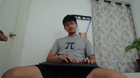 Snapshot of versatileguuy chatting on October 17, 1:42 am versatileguuy online show from October 17, 1:42 am