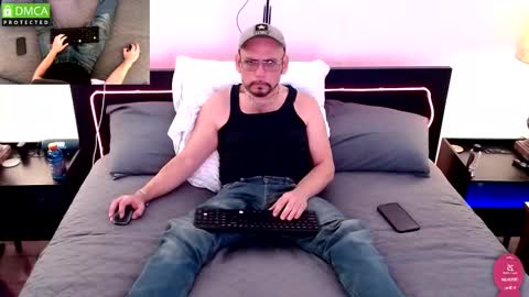 Snapshot of verspig7 chatting on March 4, 12:39 am VersPig7 online show from March 4, 12:39 am