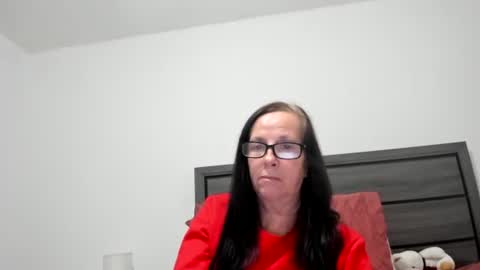 Snapshot of verysassypeachgoddess chatting on December 17, 4:07 am verysassypeachgoddess online show from December 17, 4:07 am