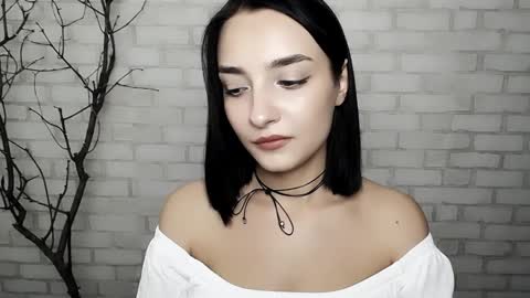 Ana online show from December 14, 6:30 pm