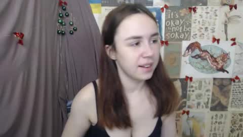 veryveryvery_shy online show from January 13, 6:18 am