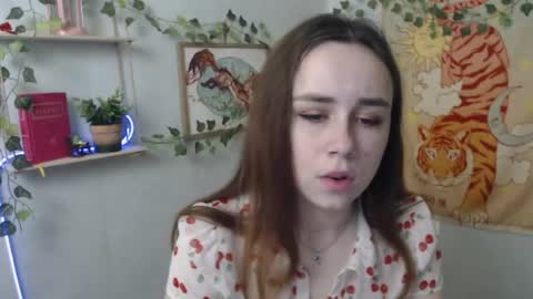 veryveryvery_shy online show from April 8, 5:40 am