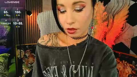 Snapshot of vespera_ chatting on April 29, 3:27 pm Lady or Goddess Vespera online show from April 29, 3:27 pm