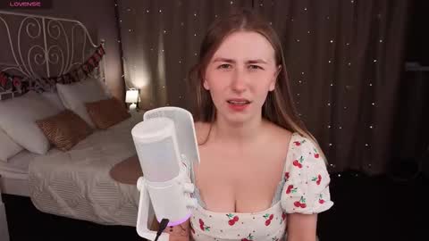 Snapshot of vespera_celeste chatting on November 6, 6:36 am Celeste online show from November 6, 6:36 am