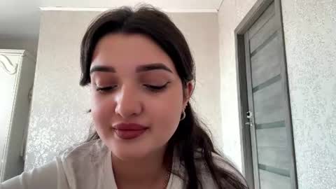 Snapshot of vestaigwe chatting on July 25, 12:36 pm Izzabel online show from July 25, 12:36 pm