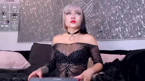 Snapshot of vex_manson chatting on May 20, 7:09 pm Vex online show from May 20, 7:09 pm