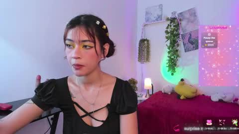 Snapshot of vexa_rosie chatting on May 20, 5:24 am hi im vexa online show from May 20, 5:24 am
