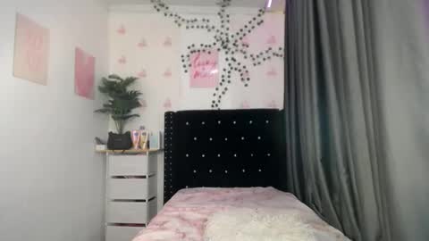 Snapshot of vexin_paxley chatting on May 27, 2:41 am vexin_paxley online show from May 27, 2:41 am