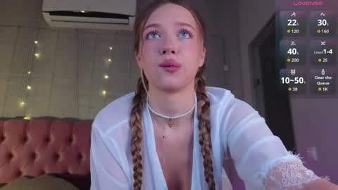 Alice  please dont forget to thumbs up me  online show from March 24, 5:34 am