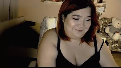 Snapshot of vi__vixen chatting on February 1, 2:05 am Vi Vixen online show from February 1, 2:05 am