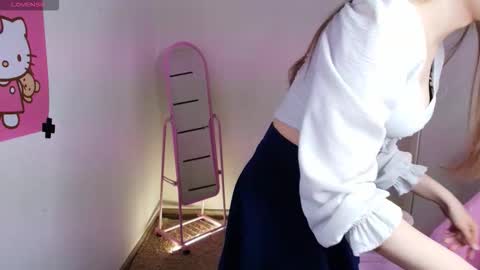 Snapshot of vi_luxxxy chatting on September 17, 2:13 am vi_luxxxy online show from September 17, 2:13 am