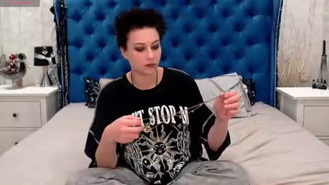Snapshot of via_mayer chatting on June 27, 2:49 am Via online show from June 27, 2:49 am