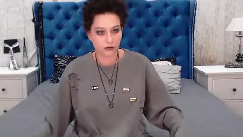 Snapshot of via_mayer chatting on July 7, 3:09 am Via online show from July 7, 3:09 am