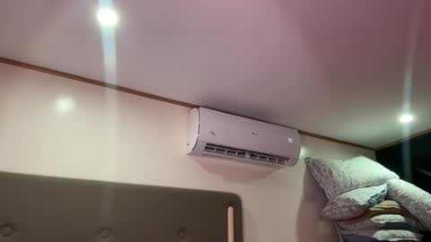 via_olala online show from January 8, 10:28 am