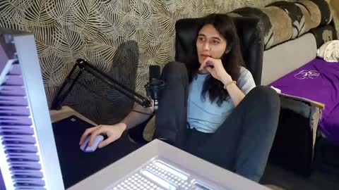 vialeras online show from December 22, 2:39 am