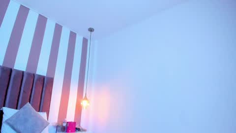 Ariana  online show from October 7, 1:19 pm