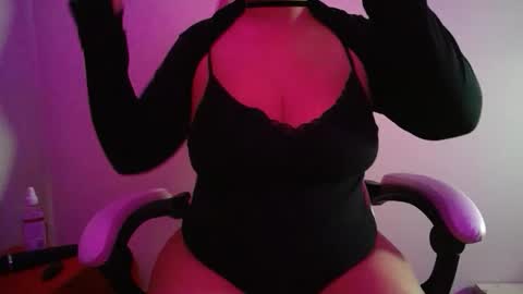 vibe_xxxo online show from March 2, 6:14 am