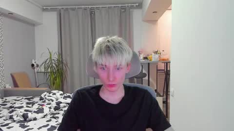 vibemygirl online show from December 5, 12:03 pm