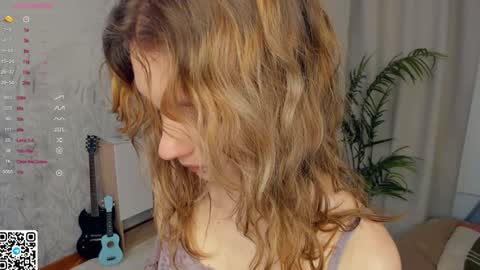 Snapshot of vibes_of_joy chatting on December 19, 8:44 pm Mikky online show from December 19, 8:44 pm