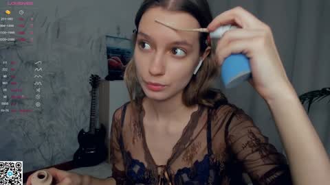 Snapshot of vibes_of_joy chatting on January 18, 7:38 am Mikky online show from January 18, 7:38 am