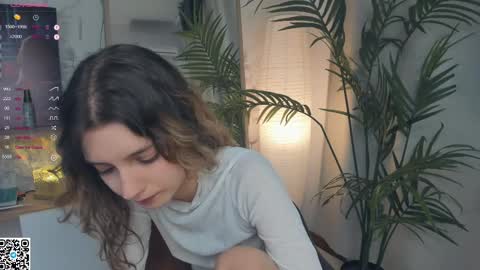 Snapshot of vibes_of_joy chatting on February 21, 7:45 am Mikky online show from February 21, 7:45 am