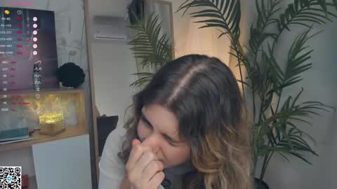 Snapshot of vibes_of_joy chatting on February 21, 11:11 am Mikky online show from February 21, 11:11 am