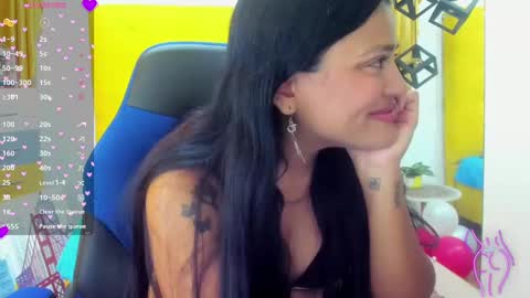 Snapshot of vic_nahomy chatting on February 19, 12:44 pm nahomy online show from February 19, 12:44 pm