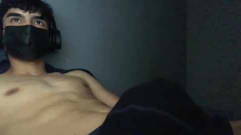 Snapshot of vicente24milf chatting on October 30, 5:24 pm vicente online show from October 30, 5:24 pm