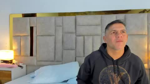 Snapshot of vicesweet chatting on February 6, 4:06 am antonia y andrew online show from February 6, 4:06 am