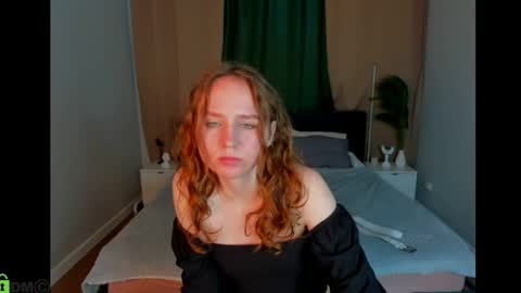 Snapshot of vicki_milles chatting on May 20, 9:15 am vicki_milles online show from May 20, 9:15 am