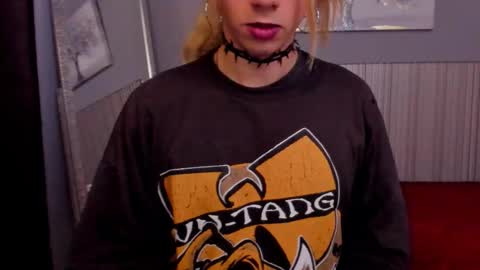  Vicky  online show from March 18, 1:47 pm