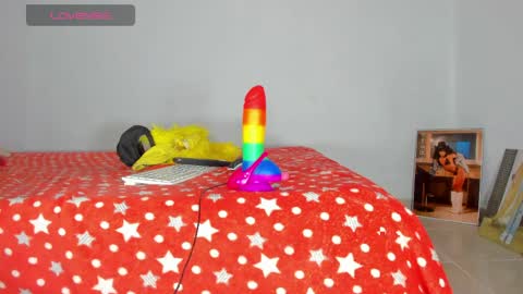 vicky manuela online show from April 9, 2:55 am