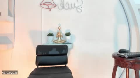 Snapshot of vicky_hottman chatting on February 4, 4:40 am vicky_hottman online show from February 4, 4:40 am