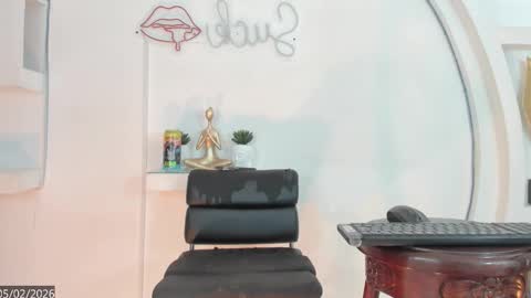 Snapshot of vicky_hottman chatting on February 6, 4:50 am vicky_hottman online show from February 6, 4:50 am