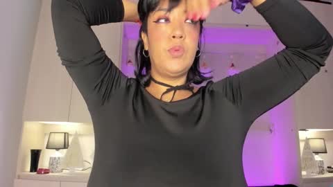 Snapshot of vicky_ruiz chatting on November 28, 11:57 am V I C K Y online show from November 28, 11:57 am